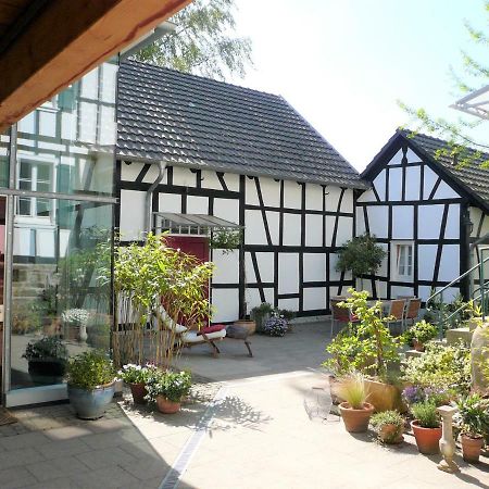 Ferienhaus Im Fachwerkhof 'Haus In Bewegung' Seelscheid Buitenkant foto