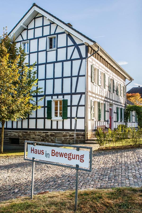 Ferienhaus Im Fachwerkhof 'Haus In Bewegung' Seelscheid Buitenkant foto