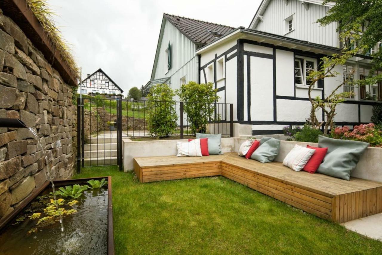 Ferienhaus Im Fachwerkhof 'Haus In Bewegung' Seelscheid Buitenkant foto